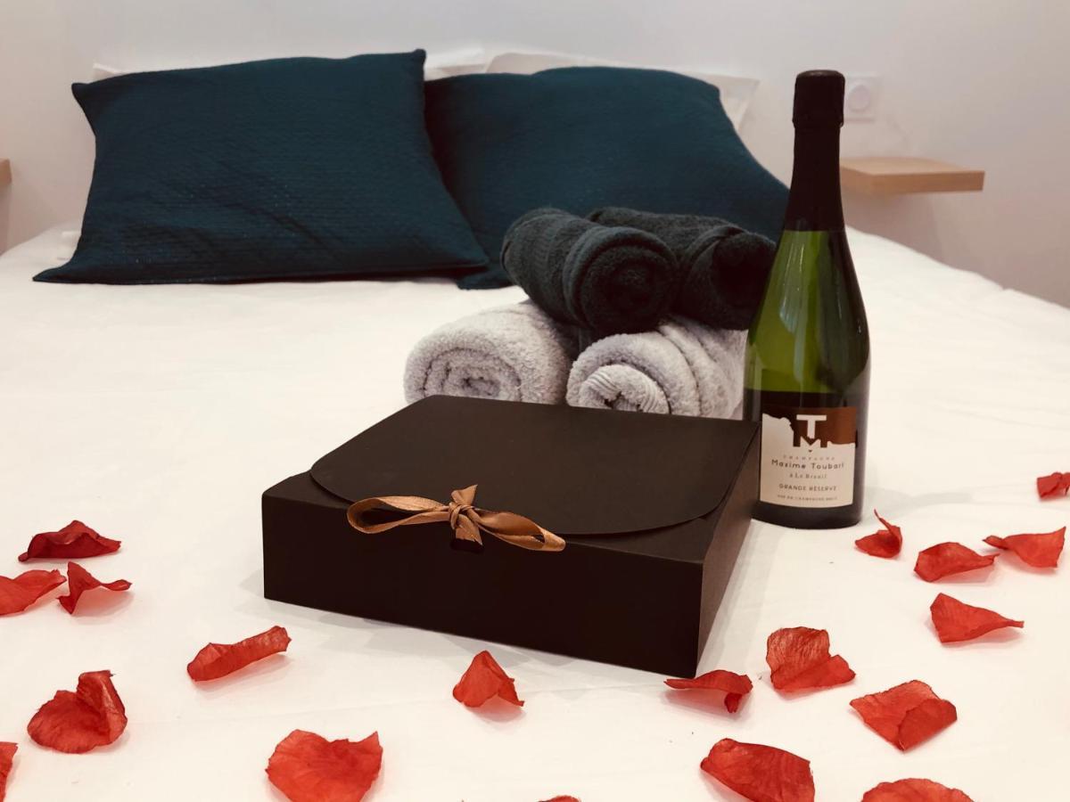 Le Jungle Spa **** 尼姆 外观 照片